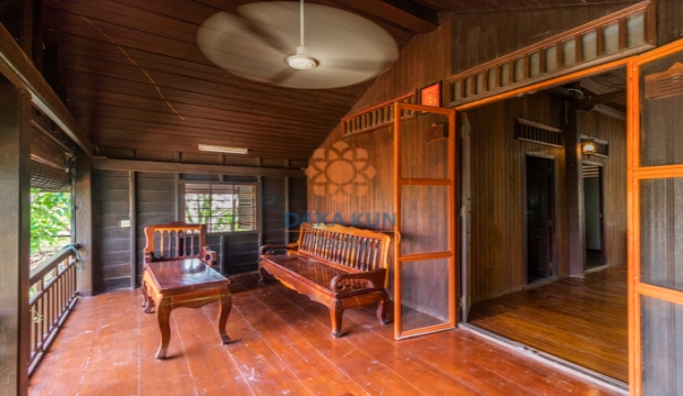 4 Bedrooms Wooden House for Rent in Siem Reap city-Svay Dangkum