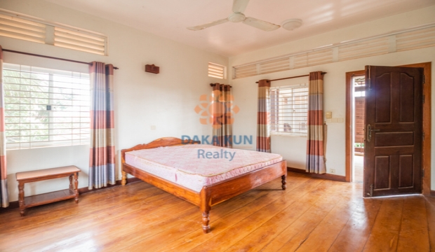 4 Bedrooms Wooden House for Rent in Siem Reap city-Svay Dangkum