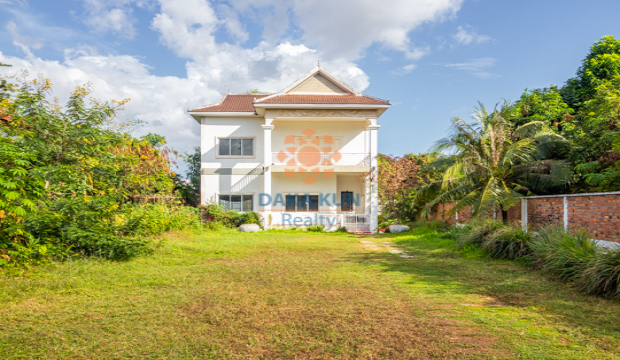 4 Bedrooms House for Rent in Krong Siem Reap-Sla Kram