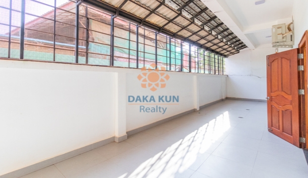 2 Bedrooms Apartment for Rent in Siem Reap - Svay Dangkum