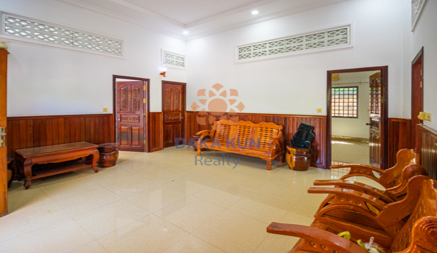 3 Bedrooms House for Rent in Siem Reap-Sla Kram