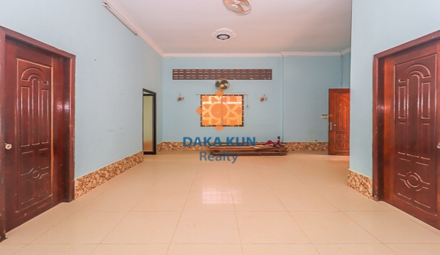 Urgent Sale House in Sala Kamreuk , Siem Reap