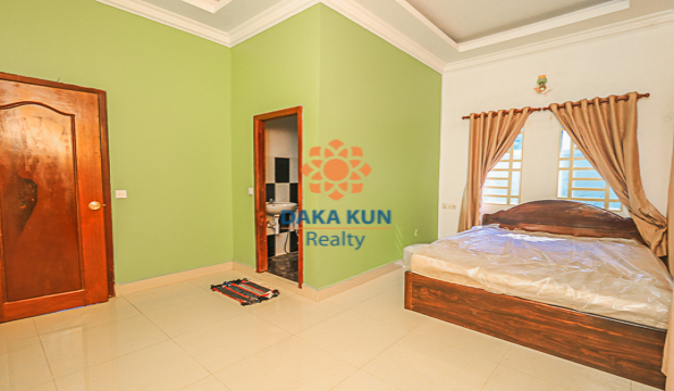 9 Bedrooms House for rent in Svay Dangkum, Siem Reap