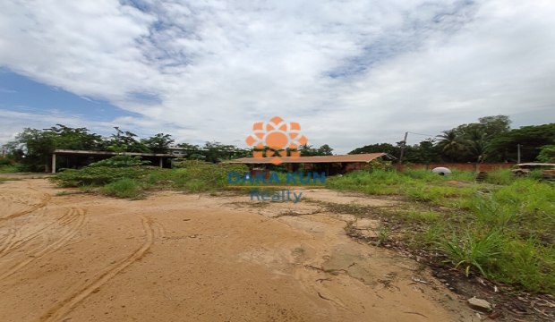 Urgent Sale Land near Sala Komreuk-Siem Reap