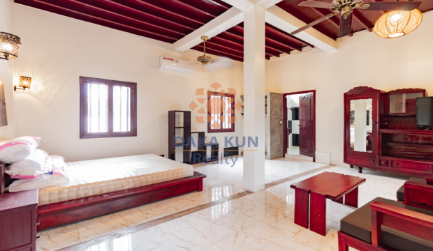 3 Bedroom Wooden House for Rent with Private Swimming Pool in Siem Reap