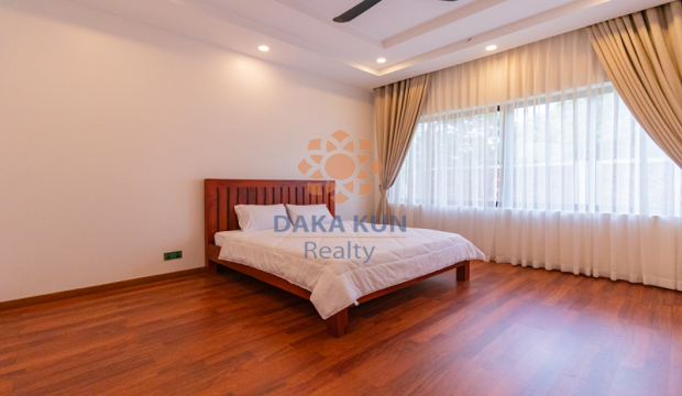 Modern Villa for Rent with Swimming Pool in Siem Reap city-Svay Dangkum