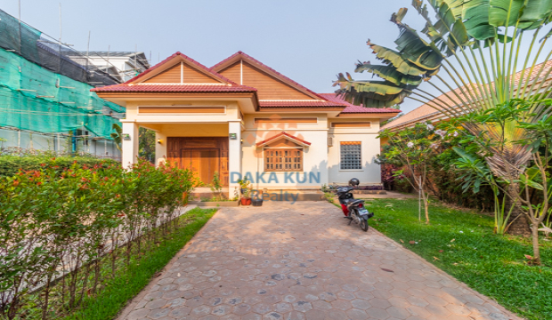 2 Bedrooms House for Rent in Krong Siem Reap-Sala Kamreuk