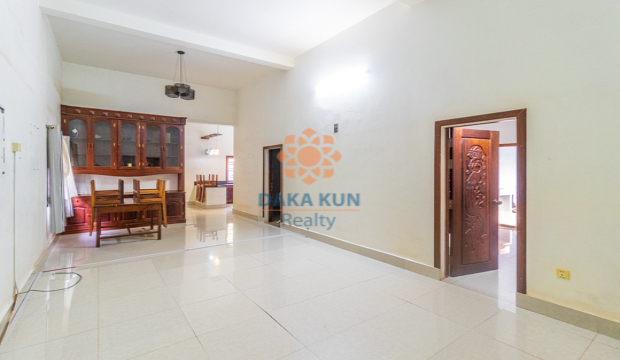 2 Bedrooms House for Rent in Krong Siem Reap-Sala Kamreuk