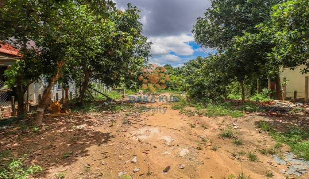 Urgent Sale Land near Sala Kamreuk-Siem Reap