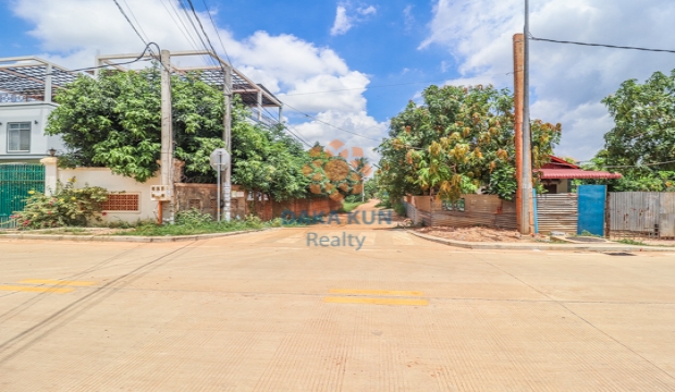 Urgent Sale Land near Sala Kamreuk-Siem Reap