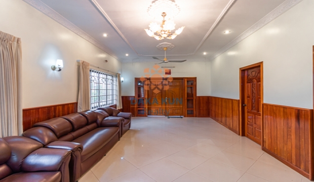 5 Bedrooms House for Rent in Siem Reap-Svay Dangkum