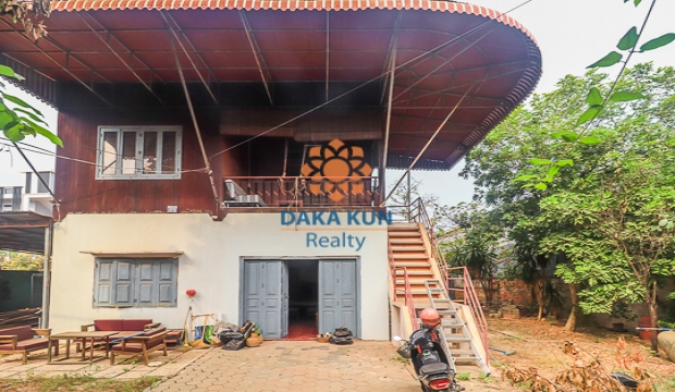 4 Bedrooms Wooden House for Rent near Wat Bo-Siem Reap