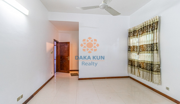 5 Bedrooms House for Rent in Siem Reap-Sala Kamreuk