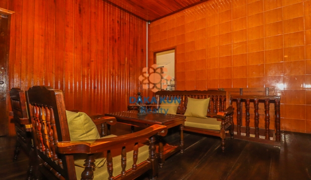 4 Bedrooms Wooden House for Rent near Wat Bo-Siem Reap