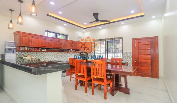 4 Bedrooms House for Rent in Siem Reap-Sala Kamreuk