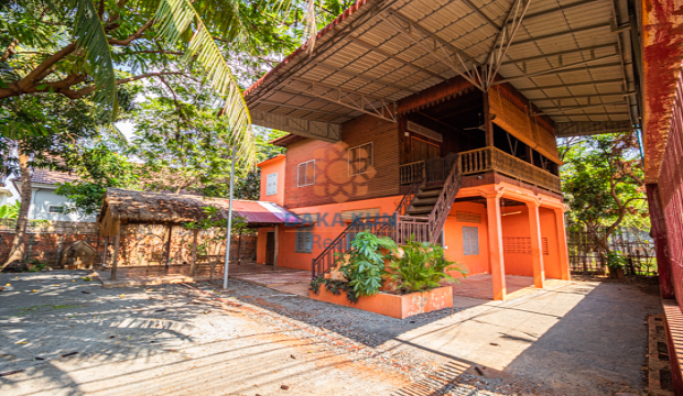 2 Bedrooms Wooden House for rent in Sala Kamreuk-Siem Reap city