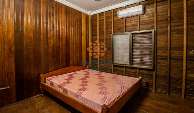 2 Bedrooms Wooden House for rent in Sala Kamreuk-Siem Reap city