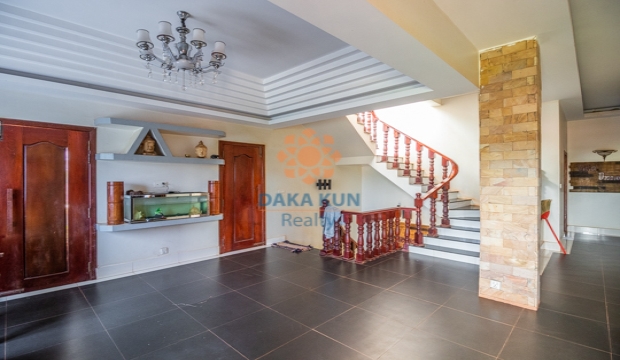 7 Bedrooms House for Rent with Pool in Siem Reap