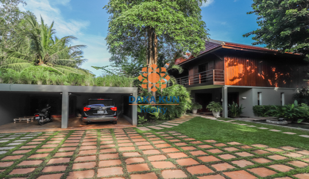 Wooden Villa for Sale in Krong Siem Reap-Svay Dangkum