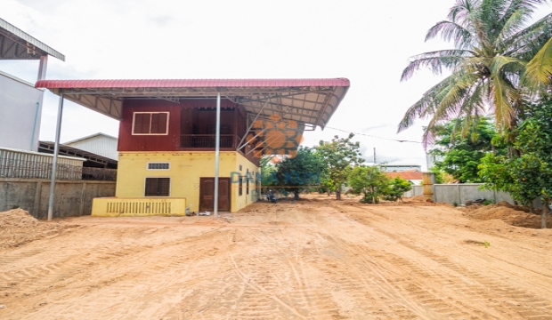 5 Bedrooms Wooden House for Rent in Siem Reap