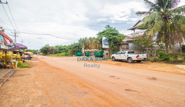 5 Bedrooms Wooden House for Rent in Siem Reap