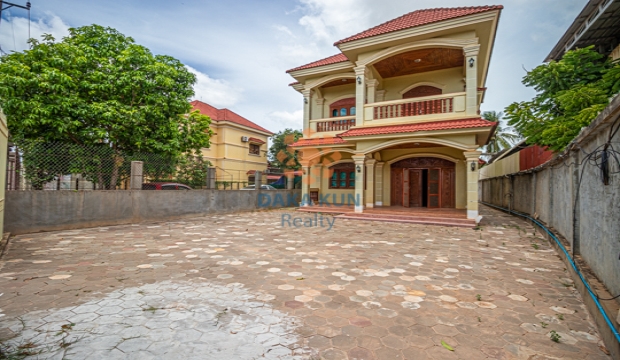 4 Bedrooms House for Rent in Siem Reap-Svay Dangkum