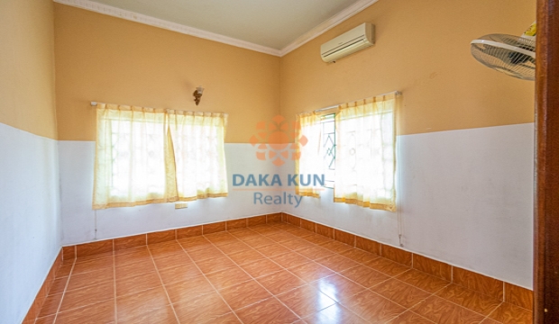 4 Bedrooms House for Rent in Siem Reap-Svay Dangkum