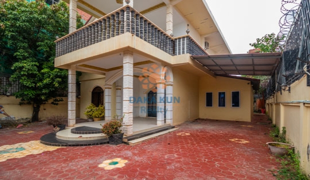 5 Bedrooms House for Rent in Siem Reap-Svay Dangkum