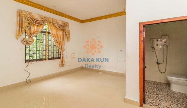 5 Bedrooms House for Rent in Siem Reap-Svay Dangkum