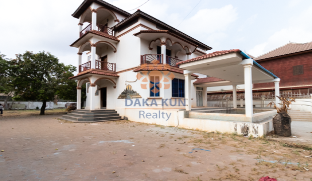 4 Bedrooms House for Rent in Krong Siem Reap-Sala Kamreuk