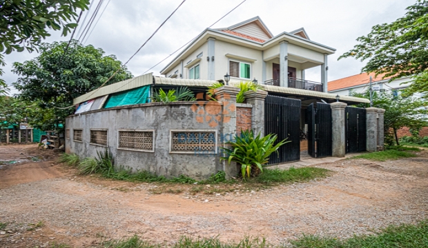 4 Bedrooms House for Sale in Siem Reap-Sala Kamreuk