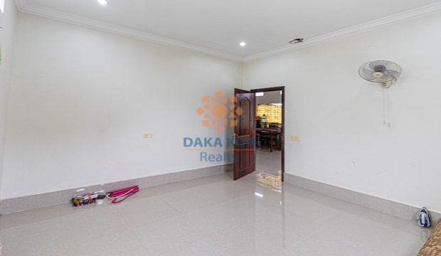 4 Bedrooms House for Sale in Siem Reap-Sala Kamreuk