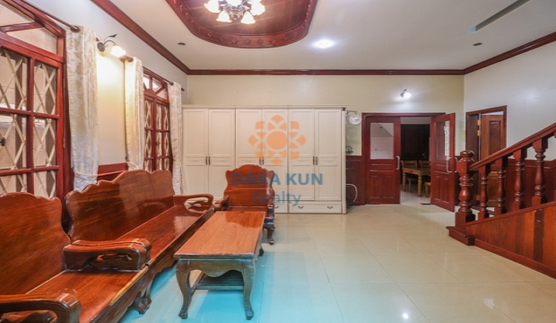 4 Bedrooms House for Rent in Siem Reap-Svay Dangkum