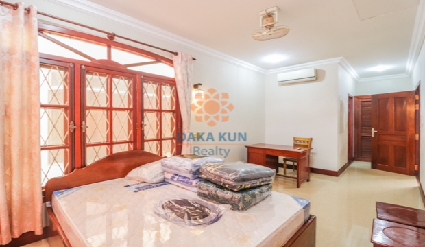 4 Bedrooms House for Rent in Siem Reap-Svay Dangkum