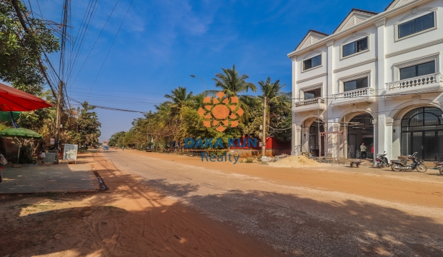 Flat House for Sale in Siem Reap-Thmor Meas Road