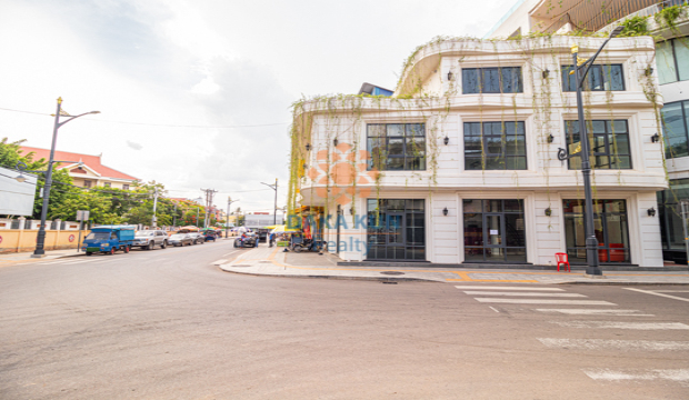 Commercial Building for Rent in Krong Siem Reap-Central Location