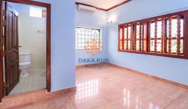 5 Bedrooms House for Rent in Siem Reap-Svay Dangkum