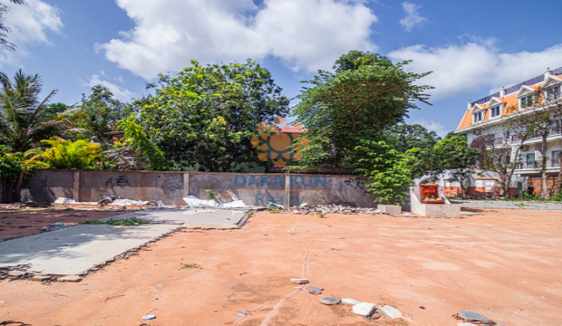 Land for Sale in Krong Siem Reap-Road 60m