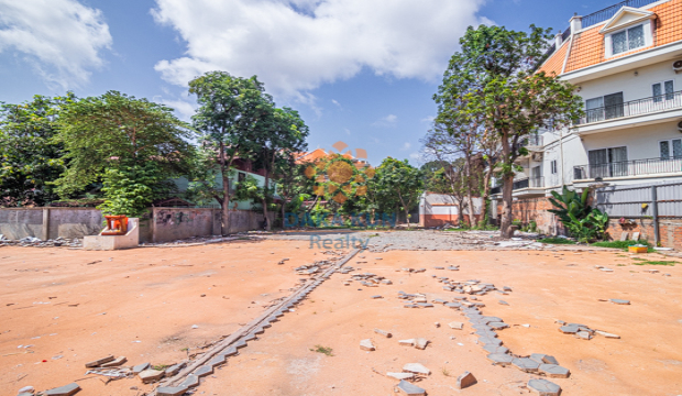 Land for Sale in Krong Siem Reap-Road 60m