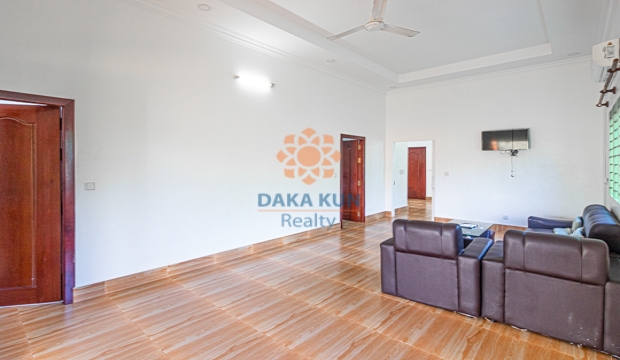 2 Bedrooms House for Rent in Krong Siem Reap-Sala Kamraeuk