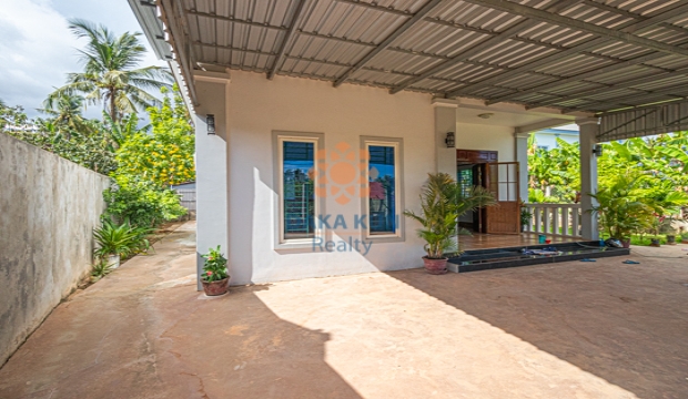 2 Bedrooms House for Rent in Krong Siem Reap-Sala Kamraeuk