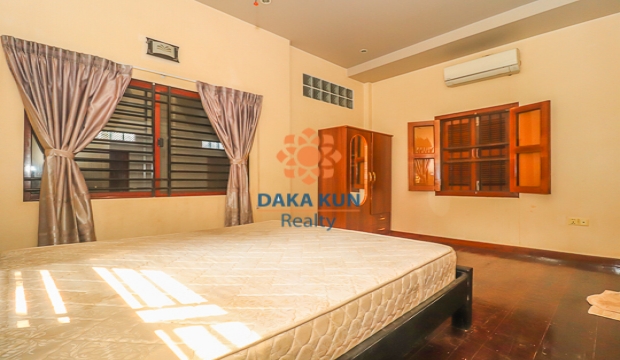 3 Bedrooms Wooden House for Rent in Siem Reap-Sala Kamreuk