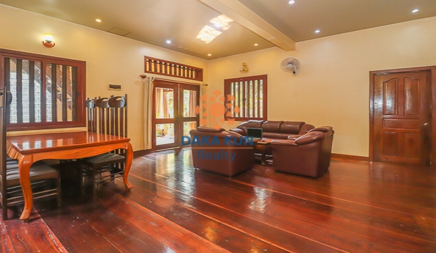 3 Bedrooms Wooden House for Rent in Siem Reap-Sala Kamreuk