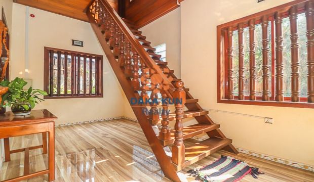 3 Bedrooms Wooden House for Rent in Siem Reap-Sala Kamreuk