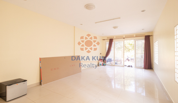 4 Bedrooms House for Rent in Krong Siem Reap-Svay dangkum