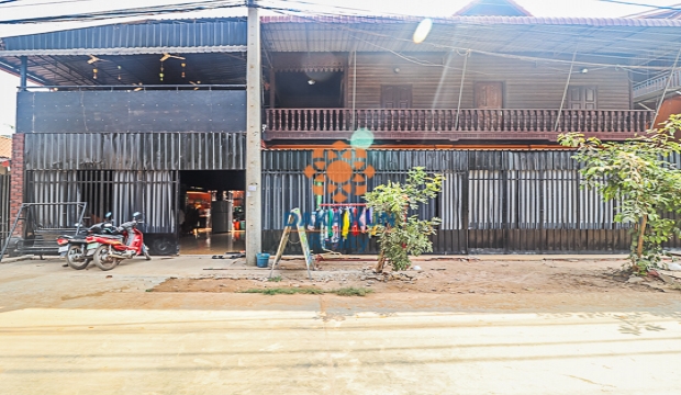 Wooden house for Sale in Siem Reap-Sala Kamreuk