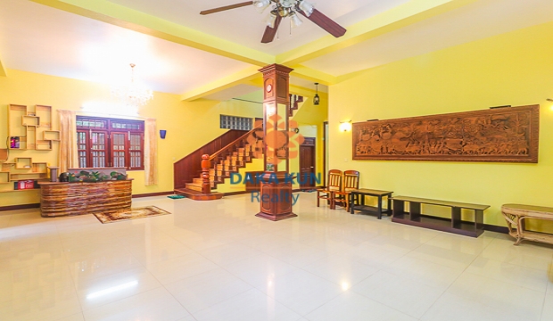 4 Bedrooms House for Rent with Swimming Pool in Siem Reap-Sala Kamruek