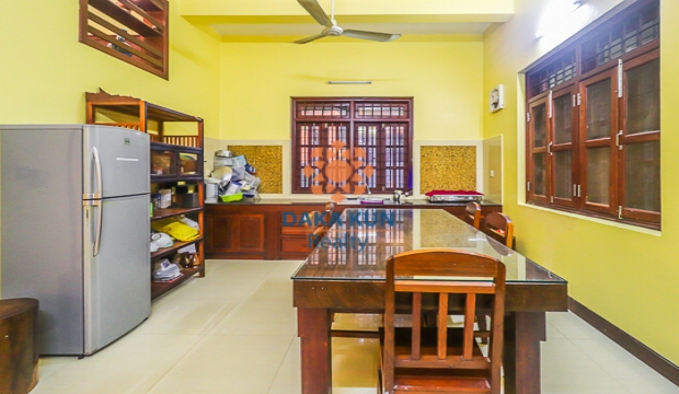 4 Bedrooms House for Rent with Swimming Pool in Siem Reap-Sala Kamruek