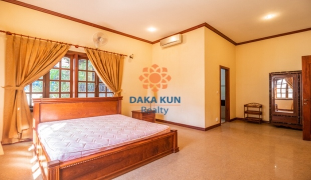 4 Bedrooms House for Rent in Siem Reap city-Sala Kamreuk