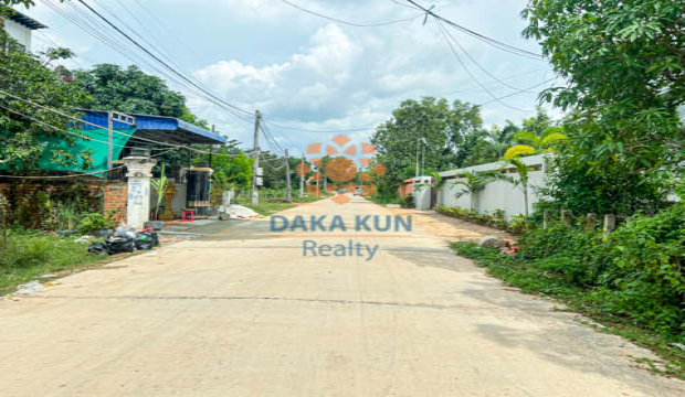 Urgent Sale Land near Sala Komreuk-Siem Reap